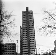 1965, Warszawa, Polska.
Budowa punktowca na tyłach Ściany Wschodniej.
Fot. Edward Grochowicz, zbiory Ośrodka KARTA