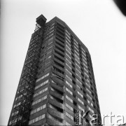 1965, Warszawa, Polska.
Budowa punktowca na tyłach Ściany Wschodniej.
Fot. Edward Grochowicz, zbiory Ośrodka KARTA