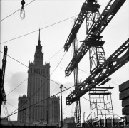 1965, Warszawa, Polska.
Budowa Ściany Wschodniej, w głębi Pałac Kultury i Nauki.
Fot. Edward Grochowicz, zbiory Ośrodka KARTA