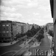 Lata 60., Warszawa, Polska.
Ulica Puławska, z lewej wylot ulicy Madalińskiego, widok w stronę Placu Unii Lubelskiej.
Fot. Edward Grochowicz, zbiory Ośrodka KARTA