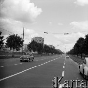 Lata 70., Warszawa, Polska.
Aleja Waszyngtona, z lewej zabudowania przy ulicy Kinowej.
Fot. Edward Grochowicz, zbiory Ośrodka KARTA