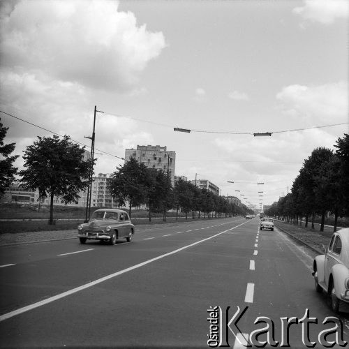 Lata 70., Warszawa, Polska.
Aleja Waszyngtona, z lewej zabudowania przy ulicy Kinowej.
Fot. Edward Grochowicz, zbiory Ośrodka KARTA