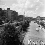 Lata 60., Warszawa, Polska.
Ulica Grochowska. Z prawej widoczny biały Volkswagen 