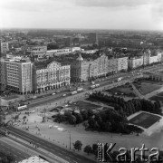 Ok. 1967, Warszawa, Polska.
Aleje Jerozolimskie, u dołu ulica Marszałkowska. Widok z wieżowca na Ścianie Wschodniej.
Fot. Edward Grochowicz, zbiory Ośrodka KARTA