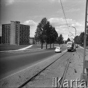 Lata 60., Warszawa, Polska.
Ulica Marymoncka, z lewej blok mieszkalny na tzw. 
