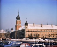 Lata 80., Warszawa, Polska.
Plac Zamkowy, Kolumna Zygmunta III Wazy i Zamek Królewski.
Fot. Edward Grochowicz, zbiory Ośrodka KARTA