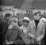 Lata 60., Warszawa, Polska.
Aktorka Hanka Bielicka na Stadionie Dziesięciolecia.
Fot. Edward Grochowicz, zbiory Ośrodka KARTA.