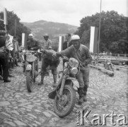 Lata 60., Polska.
Rajd motocyklowy.
Fot. Edward Grochowicz, zbiory Ośrodka KARTA