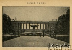 Przed 1914, Warszawa, Królestwo Polskie, Cesarstwo Rosyjskie.
Widok na Pałac Saski od strony Ogrodu Saskiego. Na pierwszym planie fontanna. 
Album ze zdjęciami i reklamami 