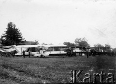 1918-1939, Polska.
Samoloty na lotnisku.
Fot. NN, zbiory Ośrodka KARTA, kolekcja Bronisława Voigta udostepniła Alicja Wojciechowska
