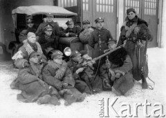 1918-1939, Lwów, Polska.
Kompania wartownicza 6 Pułku Lotniczego, z prawej stoi Marian Voigt.
Fot. NN, zbiory Ośrodka KARTA, kolekcja Bronisława Voigta udostepniła Alicja Wojciechowska

