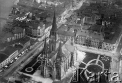 1918-1939, Lwów, Polska.
Panorama miasta, na pierwszym planie kościół św. Elżbiety.
Fot. NN, zbiory Ośrodka KARTA, kolekcja Bronisława Voigta udostępniła Alicja Wojciechowska
