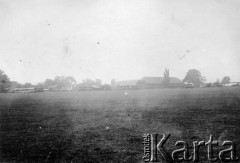 1918-1939, Tarnawatka, powiat Tomaszów Lubelski, woj. lubelskie, Polska.
Widok lotniska.
Fot. NN, zbiory Ośrodka KARTA, kolekcja Bronisława Voigta udostepniła Alicja Wojciechowska