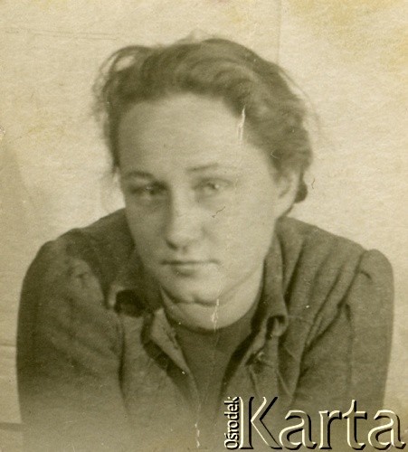 Ok. 1941, Kazachstan, ZSRR.
Urszula Wójcik, przebywała w Kazachstanie z matką i siostrami. Ewakuowana z ZSRR wraz z Armią Andersa.
Fot. NN, zbiory Ośrodka KARTA, kolekcja Jany Cerny [AW III/213]