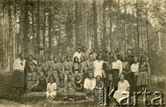 Lata 30., Polska.
Drużyna harcerska.
Fot. NN, zbiory Ośrodka KARTA, kolekcja Eugenii Gisterowej [AW III/630]