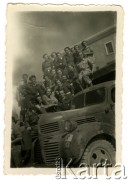 4.05.1946, Lecce, Włochy.
Żołnierze 5 Wileńskiego Pułku Artylerii Lekkiej w czasie kursów maturalnych.
Fot. NN, zbiory Ośrodka KARTA, Pogotowie Archiwalne [PAF_042], przekazał Zbigniew Jackowski