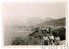 20.07.1946, Sorrento, Włochy.
Żołnierze 5 Wileńskiego Pułku Artylerii Lekkiej, w środku Zbigniew Jackowski.
Fot. NN, zbiory Ośrodka KARTA, Pogotowie Archiwalne [PAF_042], przekazał Zbigniew Jackowski