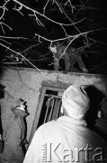 25.09.-2.12.1981, Warszawa, Polska.
Strajk w Wyższej Oficerskiej Szkole Pożarnictwa w Warszawie. Strajkujący walczyli o to, aby WOSP została objęta ustawą o szkolnictwie wyższym. 30 września Rada Ministrów podjęła decyzję o rozwiązaniu uczelni, a 12 grudnia strajk został spacyfikowany. Na zdjęciu: strajkujący.
Fot. NN, zbiory Ośrodka KARTA, przekazali Elżbieta i Jakub Święciccy