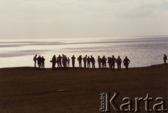 23.08.1986, Ystad, Szwecja. 
Zjazd CSSO (Conference of Solidarity Support Organizations - CSSO - Konferencja Organizacji Popierających Solidarność). Uczestnicy zjazdu nad brzegiem Morza Bałtyckiego podczas wycieczki po południowej Szwecji. 
Fot. NN, zbiory Ośrodka KARTA, udostępnili Elżbieta i Jakub Święciccy