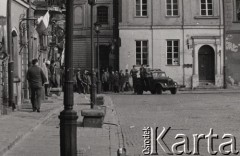 3.05.1982, Warszawa, Polska.
Manifestacja niezależna na Starym Mieście. Milicjanci na Rynku.
Fot. NN, zbiory Ośrodka KARTA, przekazali Elżbieta i Jakub Święciccy