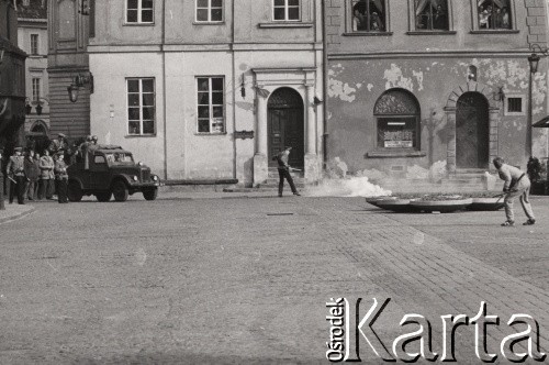 3.05.1982, Warszawa, Polska.
Manifestacja niezależna na Starym Mieście. Starcie manifestantów z milicją.
Fot. NN, zbiory Ośrodka KARTA, przekazali Elżbieta i Jakub Święciccy