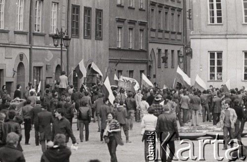 3.05.1982, Warszawa, Polska.
Manifestacja niezależna na Starym Mieście. Starcie manifestantów z milicją.
Fot. NN, zbiory Ośrodka KARTA, przekazali Elżbieta i Jakub Święciccy