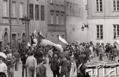 3.05.1982, Warszawa, Polska.
Manifestacja niezależna na Starym Mieście. Starcie manifestantów z milicją.
Fot. NN, zbiory Ośrodka KARTA, przekazali Elżbieta i Jakub Święciccy