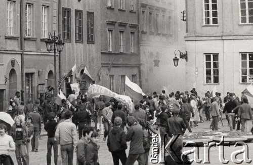 3.05.1982, Warszawa, Polska.
Manifestacja niezależna na Starym Mieście. Starcie manifestantów z milicją.
Fot. NN, zbiory Ośrodka KARTA, przekazali Elżbieta i Jakub Święciccy