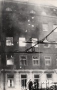 17.12.1970, Szczecin, Polska.
Wydarzenia grudniowe - płonący gmach Komitetu Wojewódzkiego PZPR przy pl. Żołnierza Polskiego. 
Fot. KL, zbiory Ośrodka KARTA, przekazali Elżbieta i Jakub Święciccy