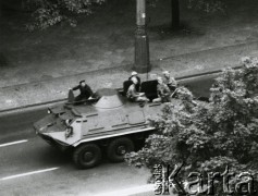 1981-1982, Polska.
Samochód opancerzony.
Fot. NN,  zbiory Ośrodka KARTA, udostępnili Elżbieta i Jakub Święciccy. 
