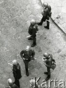 1981-1982, Polska.
Milicjanci.
Fot. NN,  zbiory Ośrodka KARTA, udostępnili Elżbieta i Jakub Święciccy. 
