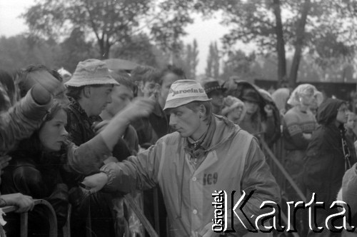 03-06.08.1988, Jarocin, Polska.
Festiwal Muzyki Rockowej Jarocin '88.
Fot. Artur Polit, zbiory Fundacji Ośrodka KARTA
