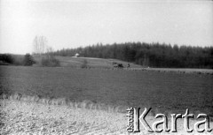 1987-1990, Zakrzów, Polska.
Krajobraz wiejski.
Fot. Artur Polit, zbiory Fundacji Ośrodka KARTA