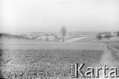 1987-1990, Zakrzów, Polska.
Krajobraz wiejski.
Fot. Artur Polit, zbiory Fundacji Ośrodka KARTA