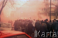 12.1995, Warszawa, Polska.
Manifestacja pod Sejmem przeciwko prezydenturze Aleksandra Kwaśniewskiego.
Fot. Artur Polit, zbiory Fundacji Ośrodka KARTA