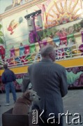 1992, Delft, Holandia.
Rynek, rowerzysta z psem w bagażniku.
Fot. Artur Polit, zbiory Fundacji Ośrodka KARTA