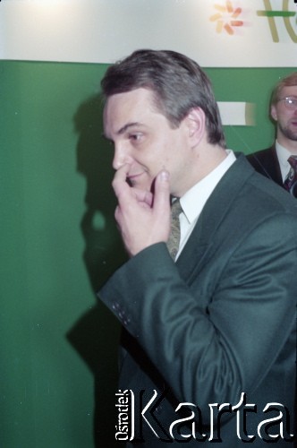 1995, Warszawa, Polska.
IV edycja plebiscytu „Srebrne Usta” w Muzycznym Studiu Polskiego Radia, n/z Waldemar Pawlak.
Fot. Artur Polit, zbiory Fundacji Ośrodka KARTA