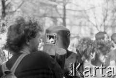 14.04.1989, Warszawa, Polska.
Manifestacja Niezależnego Zrzeszenia Studentów w obronie Biblioteki Uniwersytetu Warszawskiego (BUW), ulica Krakowskie Przedmieście.
Fot. Artur Polit, zbiory Fundacji Ośrodka KARTA