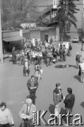 1988, Warszawa-Ursus, Polska.
Pikieta Niezależnego Zrzeszenia Studentów przed wejściem do Zakładów Przemysłu Ciągnikowego Ursus.
Fot. Artur Polit, zbiory Fundacji Ośrodka KARTA