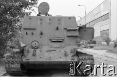 1991, Warszawa, Polska.
Złomowisko na terenie Huty Warszawa, n/z wojskowy pojazd pancerny.
Fot. Artur Polit, zbiory Fundacji Ośrodka KARTA