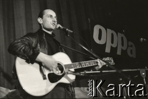 18-20.11.1988, Warszawa, Polska.
Ogólnopolski Przegląd Piosenki Autorskiej OPPA, klub studencki Uniwersytetu Warszawskiego Hybrydy.
Fot. Artur Polit, zbiory Fundacji Ośrodka KARTA