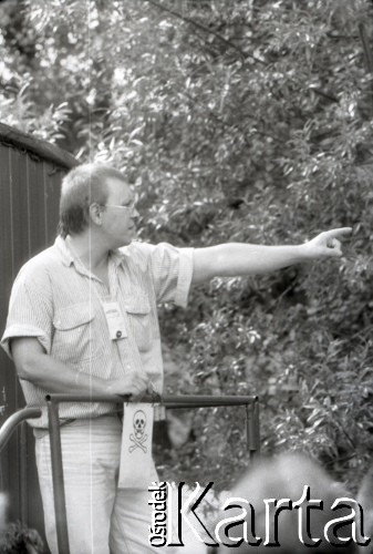 03-06.08.1988, Jarocin, Polska.
Festiwal Muzyki Rockowej Jarocin '88, n/z Jerzy Owsiak.
Fot. Artur Polit, zbiory Fundacji Ośrodka KARTA