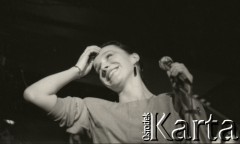 18-20.11.1988, Warszawa, Polska.
Ogólnopolski Przegląd Piosenki Autorskiej OPPA, klub studencki Uniwersytetu Warszawskiego Hybrydy, n/z Renata Przemyk.
Fot. Artur Polit, zbiory Fundacji Ośrodka KARTA