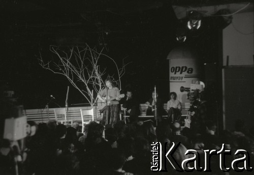 18-20.11.1988, Warszawa, Polska.
Ogólnopolski Przegląd Piosenki Autorskiej OPPA, klub studencki Uniwersytetu Warszawskiego Hybrydy.
Fot. Artur Polit, zbiory Fundacji Ośrodka KARTA