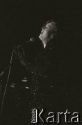 18-20.11.1988, Warszawa, Polska.
Ogólnopolski Przegląd Piosenki Autorskiej OPPA, klub studencki Uniwersytetu Warszawskiego Hybrydy, n/z Hanna Banaszak.
Fot. Artur Polit, zbiory Fundacji Ośrodka KARTA