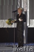 03.03.2003, Warszawa, Polska.
Gala Nagród Akademii Telewizyjnej Wiktory 2002 w Teatrze Wielkim, n/z Danuta Huebner.
Fot. Artur Polit, zbiory Fundacji Ośrodka KARTA