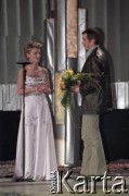 03.03.2003, Warszawa, Polska.
Gala Nagród Akademii Telewizyjnej Wiktory 2002 w Teatrze Wielkim, n/z Magda Mołek, Pierre Garand Garou.
Fot. Artur Polit, zbiory Fundacji Ośrodka KARTA