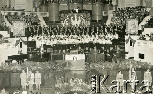22.05.1966, Londyn, Anglia, Wielka Brytania.
Występ chórów Polskiego Koła Katolickiego w Birmingham Lutnia i Echo.
Fot. NN, udostępniła Zdzisława Śledzińska, zbiory Ośrodka KARTA
