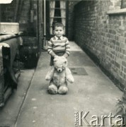 21.05.1961, Coventry, Anglia, Wielka Brytania.
Robert, syn Zdzisławy i Czesława Śledzińskich.
Fot. NN, udostępniła Zdzisława Śledzińska, zbiory Ośrodka KARTA