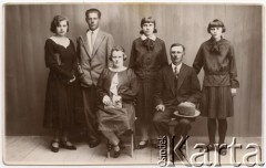 Lata 20., Polska.
Rodzina Zofii Rak z domu Żółtańskiej.
Fot. NN, udostępnili Teresa i Michał Babiczowie, zbiory Ośrodka KARTA